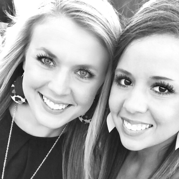 Meet your Posher, Kendra - Picture 1 of 1